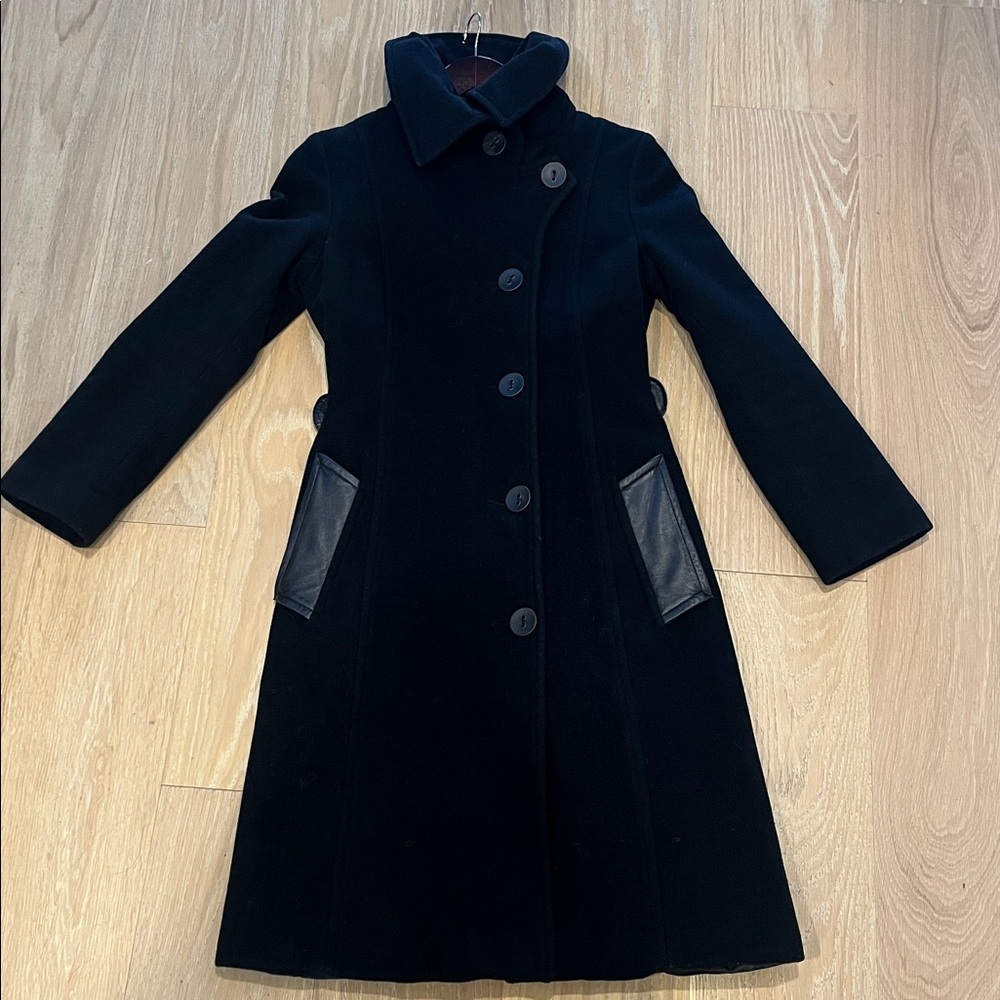 Wool cashmere coat with leather detail